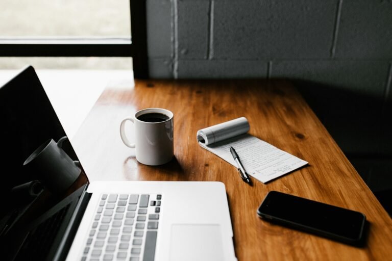 Reconversion Professionnelle en 2026 : Les Secteurs Qui Recrutent